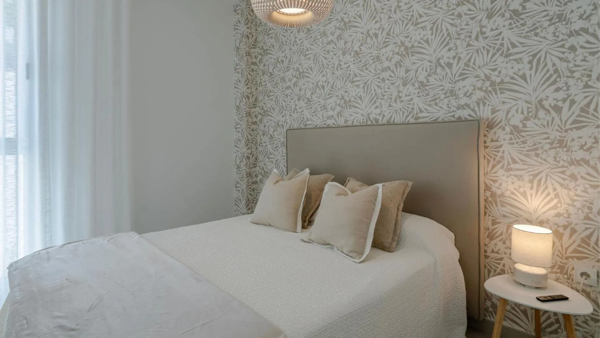 Appartement Chic Coastal Living On Estepona'S Golden Mile Spanje