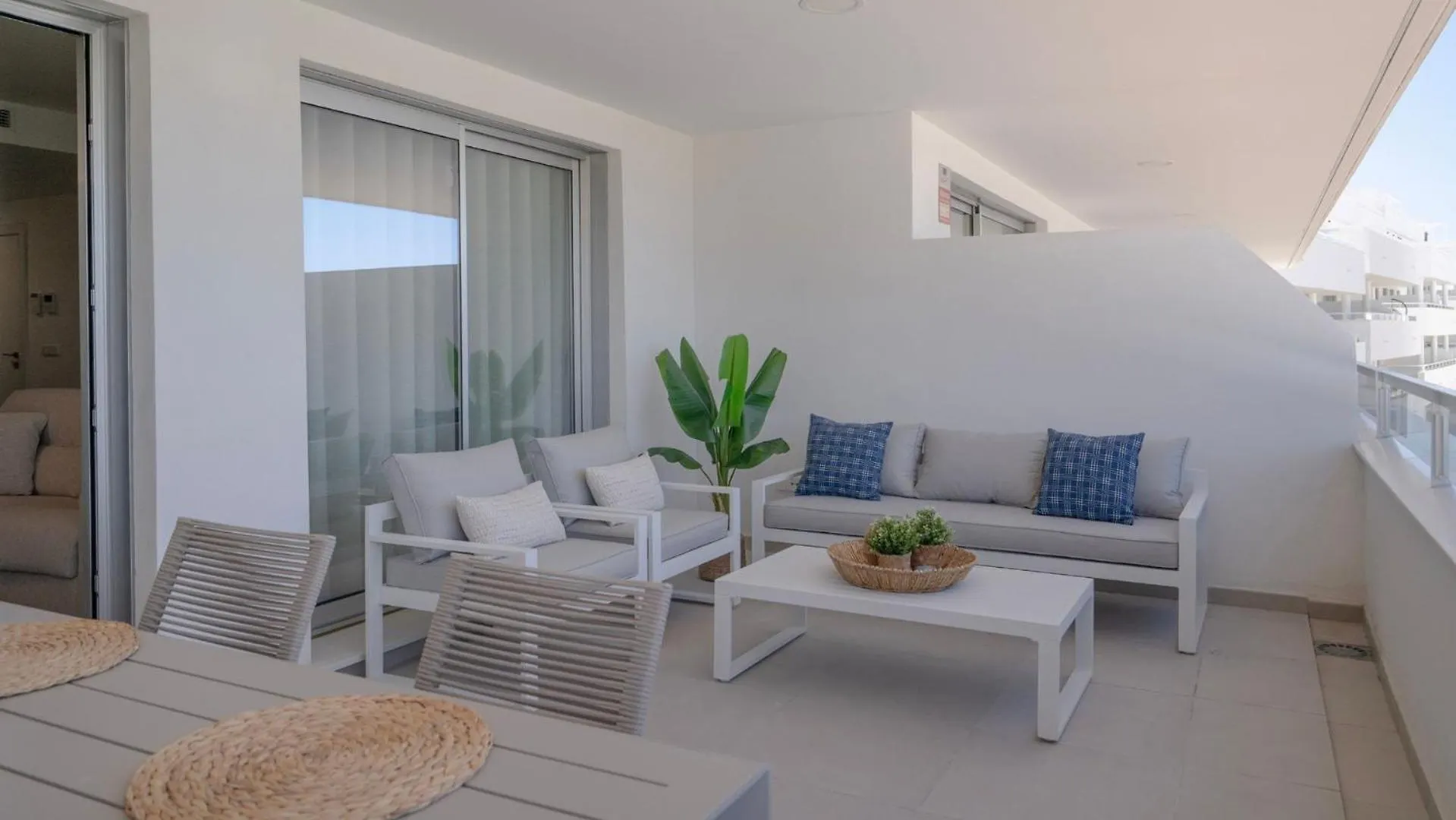 Chic Coastal Living On Estepona'S Golden Mile 0*, Estepona